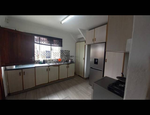4 BEDROOM HOUSE FOR SALE IN CROSSMOOR